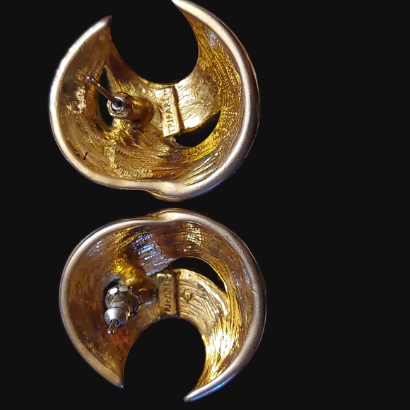 Trifari Earrings Goldtone Warm Browns & Black Swirl Enamel Pierced Vintage 80s - Picture 3 of 8